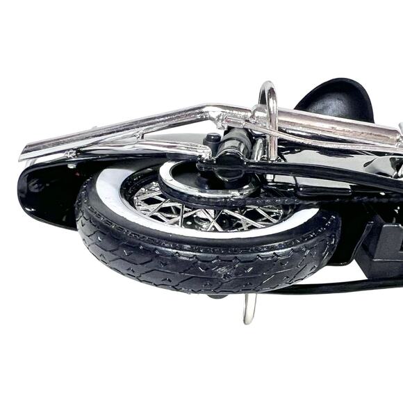 Guiloy 1948 Indian Chief Motorcycle 1/10 Scale Diecast Model Bike Black Chrome - Picture 13 of 16
